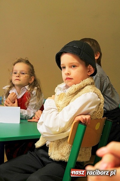 Zdjęcie w galerii na portalu naszraciborz.pl: Przedszkolaki kolędowały w Wojnowicach wiadomości z regionu