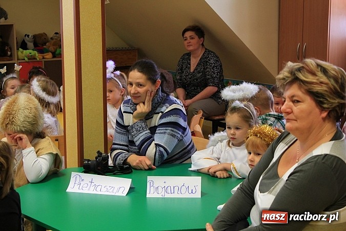 Zdjęcie w galerii na portalu naszraciborz.pl: Przedszkolaki kolędowały w Wojnowicach wiadomości z regionu