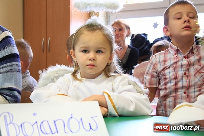 Zdjęcie w galerii na portalu naszraciborz.pl: Przedszkolaki kolędowały w Wojnowicach wiadomości z regionu