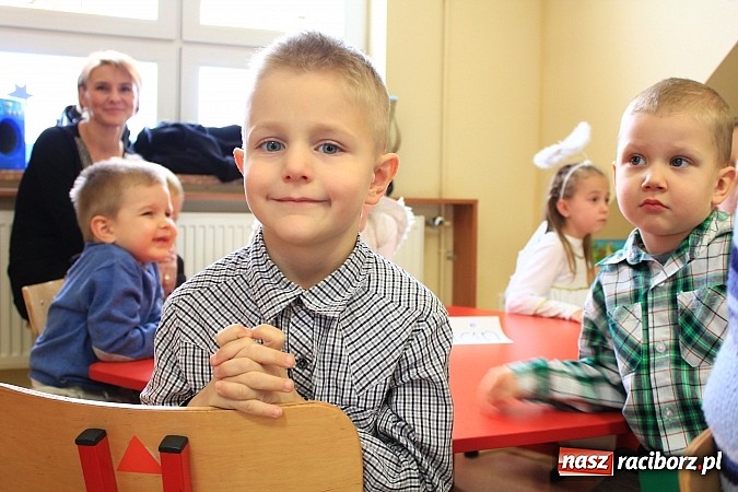 Zdjęcie w galerii na portalu naszraciborz.pl: Przedszkolaki kolędowały w Wojnowicach wiadomości z regionu