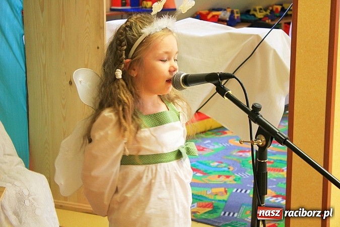 Zdjęcie w galerii na portalu naszraciborz.pl: Przedszkolaki kolędowały w Wojnowicach wiadomości z regionu