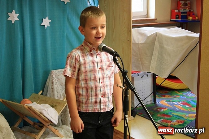 Zdjęcie w galerii na portalu naszraciborz.pl: Przedszkolaki kolędowały w Wojnowicach wiadomości z regionu