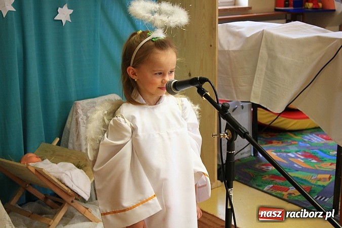 Zdjęcie w galerii na portalu naszraciborz.pl: Przedszkolaki kolędowały w Wojnowicach wiadomości z regionu