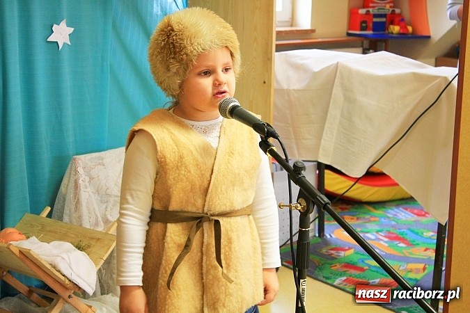 Zdjęcie w galerii na portalu naszraciborz.pl: Przedszkolaki kolędowały w Wojnowicach wiadomości z regionu