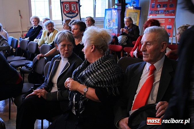 Zdjęcie w galerii na portalu naszraciborz.pl: Noworoczne spotkanie nauczycieli w G5 wiadomości z regionu