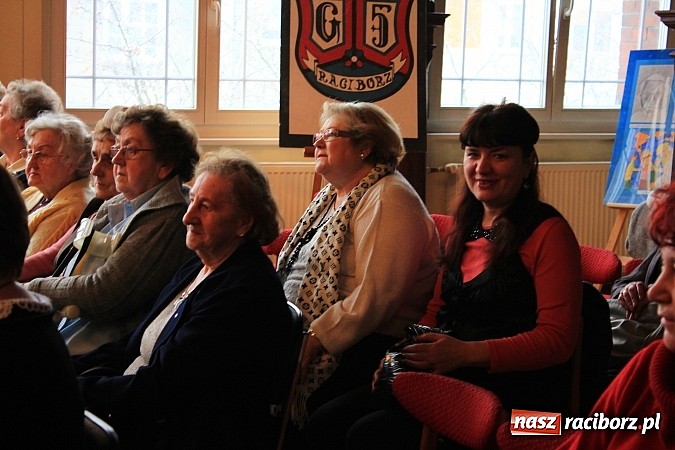 Zdjęcie w galerii na portalu naszraciborz.pl: Noworoczne spotkanie nauczycieli w G5 wiadomości z regionu