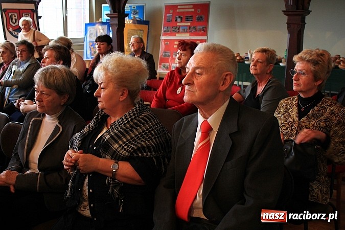 Zdjęcie w galerii na portalu naszraciborz.pl: Noworoczne spotkanie nauczycieli w G5 wiadomości z regionu