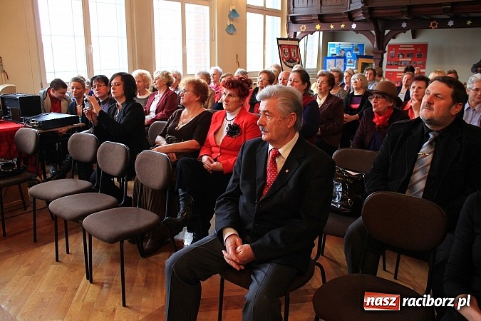 Zdjęcie w galerii na portalu naszraciborz.pl: Noworoczne spotkanie nauczycieli w G5 wiadomości z regionu