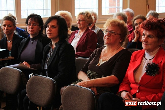 Zdjęcie w galerii na portalu naszraciborz.pl: Noworoczne spotkanie nauczycieli w G5 wiadomości z regionu