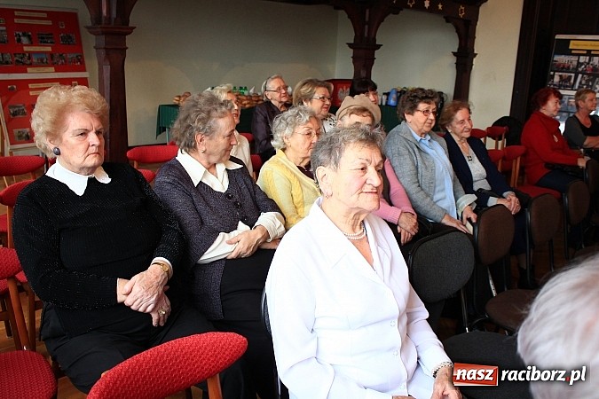 Zdjęcie w galerii na portalu naszraciborz.pl: Noworoczne spotkanie nauczycieli w G5 wiadomości z regionu