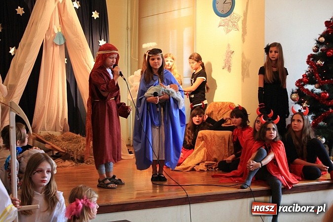 Zdjęcie w galerii na portalu naszraciborz.pl: Noworoczne spotkanie nauczycieli w G5 wiadomości z regionu