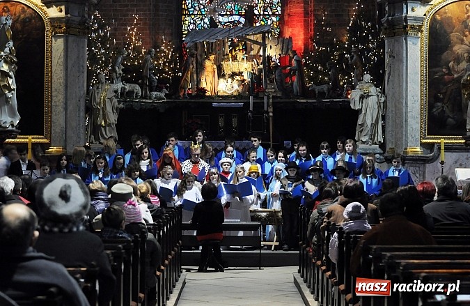 Zdjęcie w galerii na portalu naszraciborz.pl: Magiczny wieczór w pocysterskiej świątyni wiadomości z regionu
