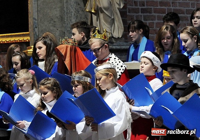 Zdjęcie w galerii na portalu naszraciborz.pl: Magiczny wieczór w pocysterskiej świątyni wiadomości z regionu