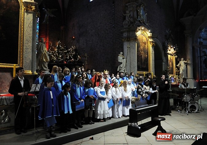 Zdjęcie w galerii na portalu naszraciborz.pl: Magiczny wieczór w pocysterskiej świątyni wiadomości z regionu
