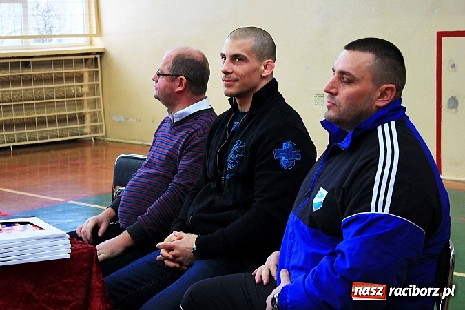 Zdjęcie w galerii na portalu naszraciborz.pl: Damian Janikowski spotkał się z uczniami SP 15. Obiecał, że powalczy o olimpijskie złoto wiadomości z regionu