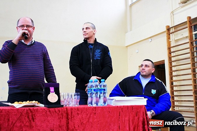Zdjęcie w galerii na portalu naszraciborz.pl: Damian Janikowski spotkał się z uczniami SP 15. Obiecał, że powalczy o olimpijskie złoto wiadomości z regionu