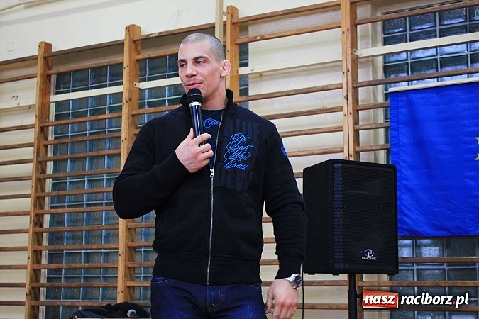 Zdjęcie w galerii na portalu naszraciborz.pl: Damian Janikowski spotkał się z uczniami SP 15. Obiecał, że powalczy o olimpijskie złoto wiadomości z regionu