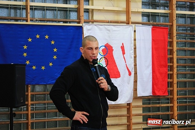 Zdjęcie w galerii na portalu naszraciborz.pl: Damian Janikowski spotkał się z uczniami SP 15. Obiecał, że powalczy o olimpijskie złoto wiadomości z regionu