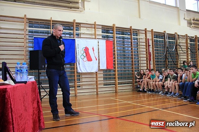 Zdjęcie w galerii na portalu naszraciborz.pl: Damian Janikowski spotkał się z uczniami SP 15. Obiecał, że powalczy o olimpijskie złoto wiadomości z regionu