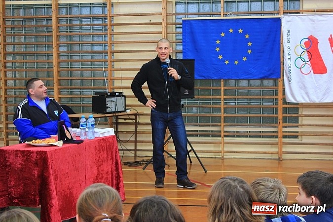 Zdjęcie w galerii na portalu naszraciborz.pl: Damian Janikowski spotkał się z uczniami SP 15. Obiecał, że powalczy o olimpijskie złoto wiadomości z regionu