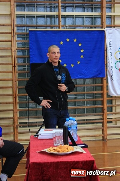 Zdjęcie w galerii na portalu naszraciborz.pl: Damian Janikowski spotkał się z uczniami SP 15. Obiecał, że powalczy o olimpijskie złoto wiadomości z regionu