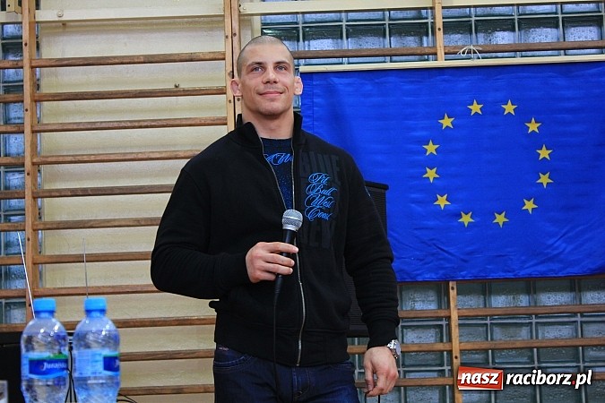 Zdjęcie w galerii na portalu naszraciborz.pl: Damian Janikowski spotkał się z uczniami SP 15. Obiecał, że powalczy o olimpijskie złoto wiadomości z regionu