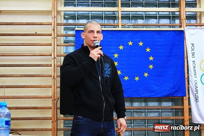 Zdjęcie w galerii na portalu naszraciborz.pl: Damian Janikowski spotkał się z uczniami SP 15. Obiecał, że powalczy o olimpijskie złoto wiadomości z regionu