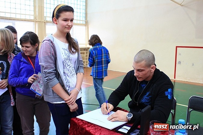 Zdjęcie w galerii na portalu naszraciborz.pl: Damian Janikowski spotkał się z uczniami SP 15. Obiecał, że powalczy o olimpijskie złoto wiadomości z regionu