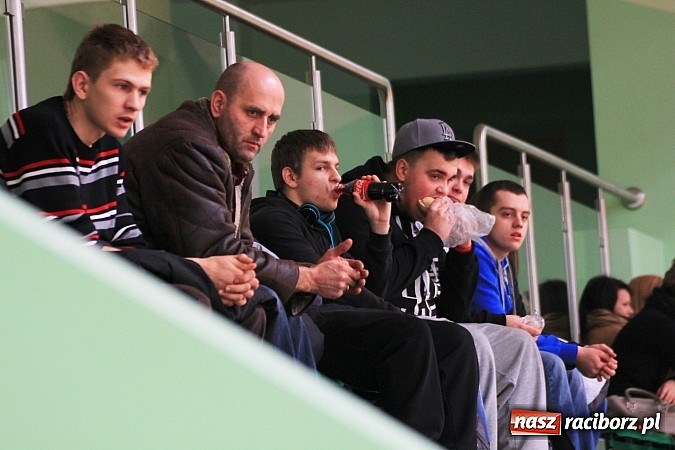 Zdjęcie w galerii na portalu naszraciborz.pl: Dziewczyny z I LO najlepsze w piłce ręcznej! wiadomości z regionu