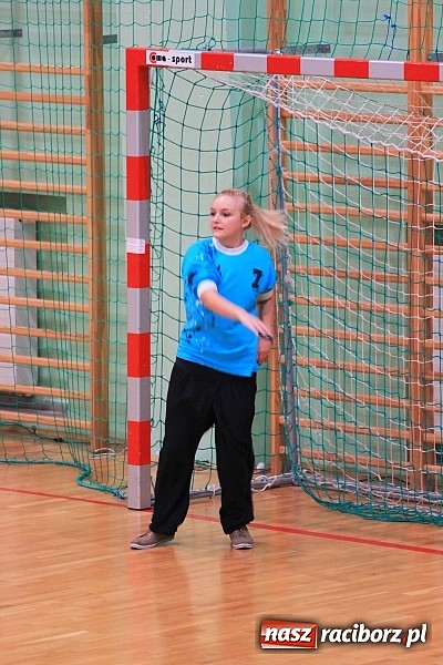 Zdjęcie w galerii na portalu naszraciborz.pl: Dziewczyny z I LO najlepsze w piłce ręcznej! wiadomości z regionu