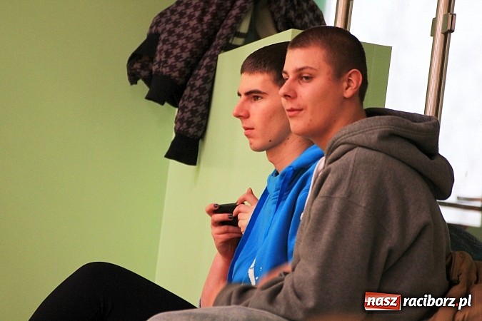 Zdjęcie w galerii na portalu naszraciborz.pl: Dziewczyny z I LO najlepsze w piłce ręcznej! wiadomości z regionu