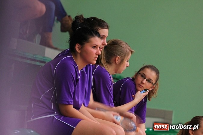 Zdjęcie w galerii na portalu naszraciborz.pl: Dziewczyny z I LO najlepsze w piłce ręcznej! wiadomości z regionu