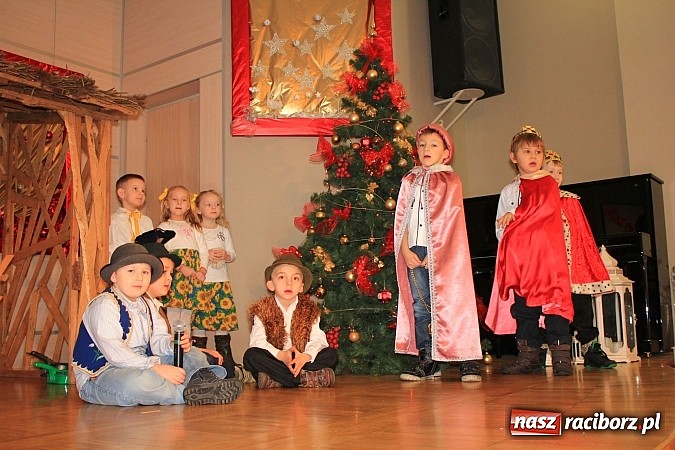 Zdjęcie w galerii na portalu naszraciborz.pl: Bożonarodzeniowy nastrój w Tworkowie wiadomości z regionu