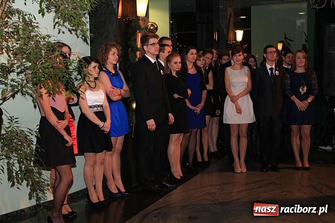 Zdjęcie w galerii na portalu naszraciborz.pl: 100 dni do matury, czyli studniówka raciborskiego Mechanika w Amadeusie wiadomości z regionu