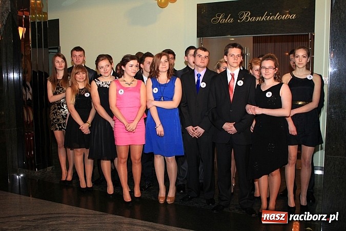 Zdjęcie w galerii na portalu naszraciborz.pl: 100 dni do matury, czyli studniówka raciborskiego Mechanika w Amadeusie wiadomości z regionu