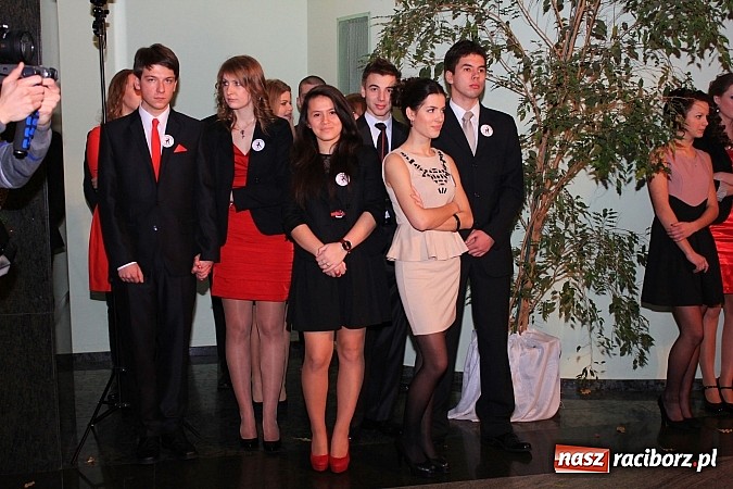 Zdjęcie w galerii na portalu naszraciborz.pl: 100 dni do matury, czyli studniówka raciborskiego Mechanika w Amadeusie wiadomości z regionu