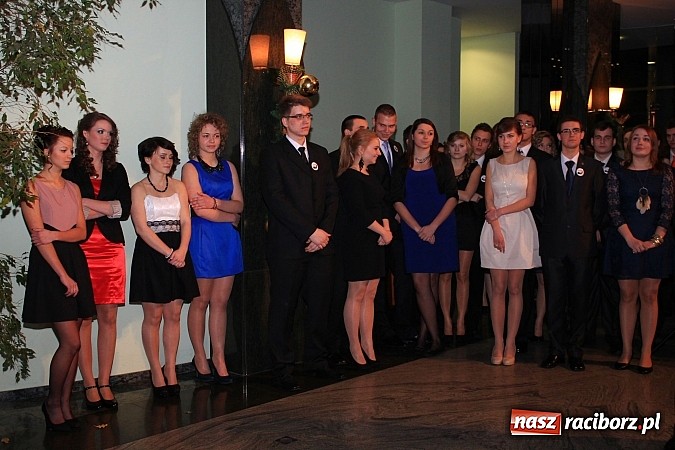 Zdjęcie w galerii na portalu naszraciborz.pl: 100 dni do matury, czyli studniówka raciborskiego Mechanika w Amadeusie wiadomości z regionu