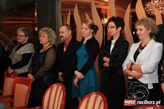 Zdjęcie w galerii na portalu naszraciborz.pl: 100 dni do matury, czyli studniówka raciborskiego Mechanika w Amadeusie wiadomości z regionu