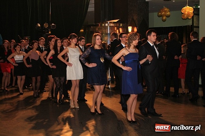 Zdjęcie w galerii na portalu naszraciborz.pl: 100 dni do matury, czyli studniówka raciborskiego Mechanika w Amadeusie wiadomości z regionu