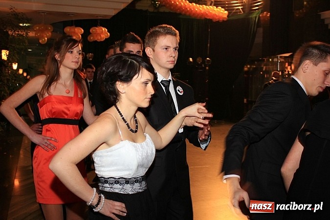 Zdjęcie w galerii na portalu naszraciborz.pl: 100 dni do matury, czyli studniówka raciborskiego Mechanika w Amadeusie wiadomości z regionu