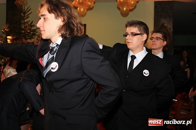 Zdjęcie w galerii na portalu naszraciborz.pl: 100 dni do matury, czyli studniówka raciborskiego Mechanika w Amadeusie wiadomości z regionu