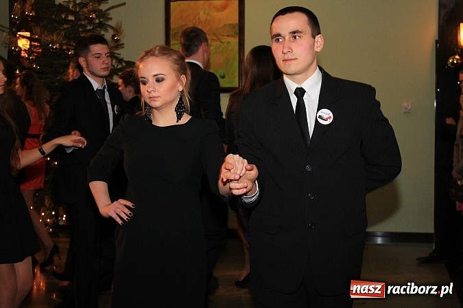 Zdjęcie w galerii na portalu naszraciborz.pl: 100 dni do matury, czyli studniówka raciborskiego Mechanika w Amadeusie wiadomości z regionu