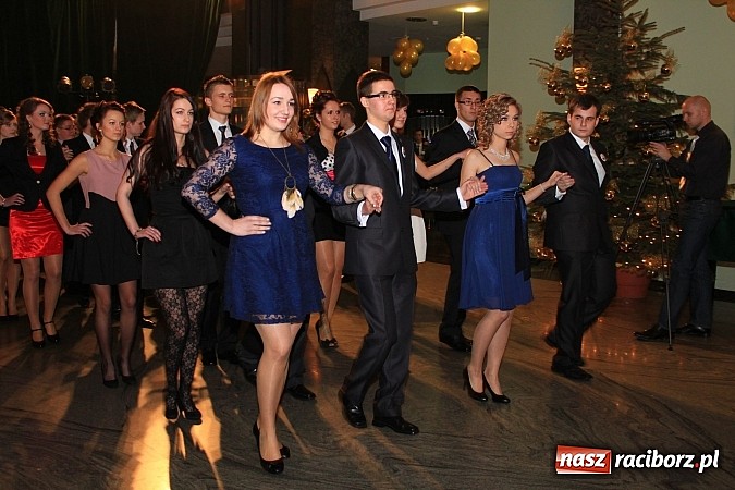 Zdjęcie w galerii na portalu naszraciborz.pl: 100 dni do matury, czyli studniówka raciborskiego Mechanika w Amadeusie wiadomości z regionu