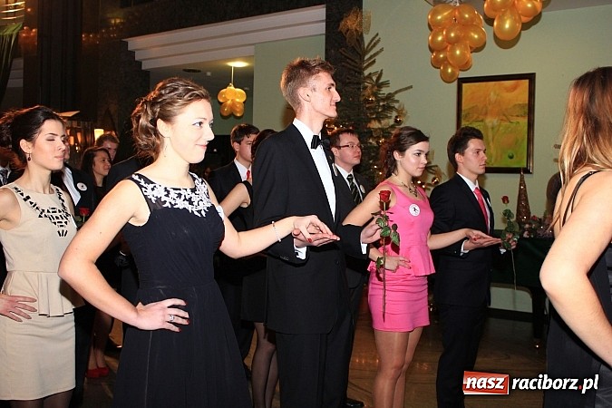 Zdjęcie w galerii na portalu naszraciborz.pl: 100 dni do matury, czyli studniówka raciborskiego Mechanika w Amadeusie wiadomości z regionu