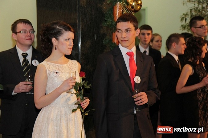 Zdjęcie w galerii na portalu naszraciborz.pl: 100 dni do matury, czyli studniówka raciborskiego Mechanika w Amadeusie wiadomości z regionu