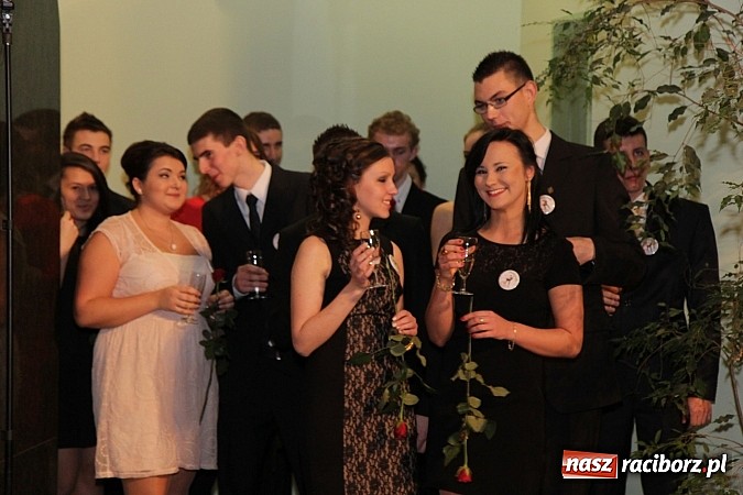 Zdjęcie w galerii na portalu naszraciborz.pl: 100 dni do matury, czyli studniówka raciborskiego Mechanika w Amadeusie wiadomości z regionu