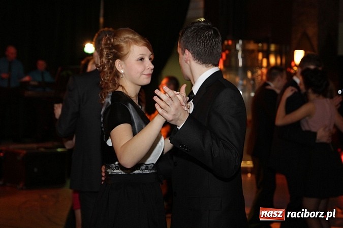 Zdjęcie w galerii na portalu naszraciborz.pl: 100 dni do matury, czyli studniówka raciborskiego Mechanika w Amadeusie wiadomości z regionu