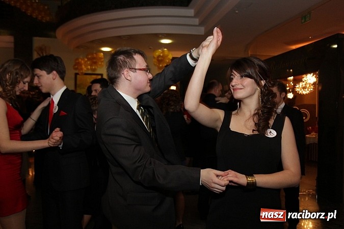 Zdjęcie w galerii na portalu naszraciborz.pl: 100 dni do matury, czyli studniówka raciborskiego Mechanika w Amadeusie wiadomości z regionu