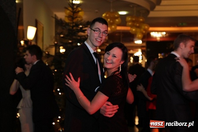 Zdjęcie w galerii na portalu naszraciborz.pl: 100 dni do matury, czyli studniówka raciborskiego Mechanika w Amadeusie wiadomości z regionu