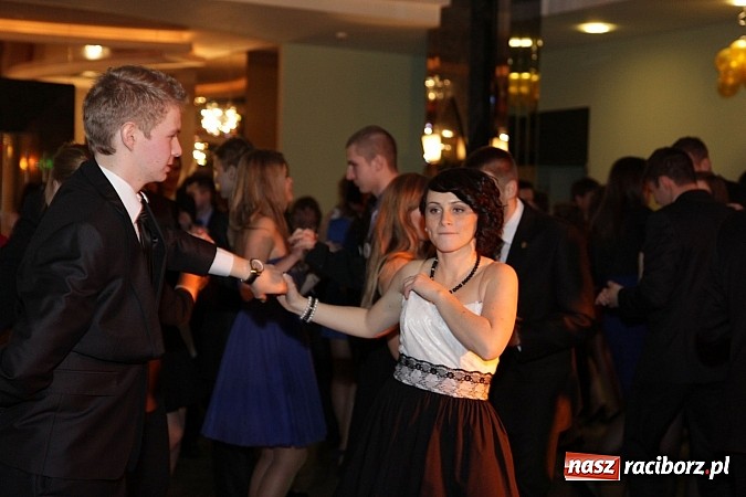 Zdjęcie w galerii na portalu naszraciborz.pl: 100 dni do matury, czyli studniówka raciborskiego Mechanika w Amadeusie wiadomości z regionu